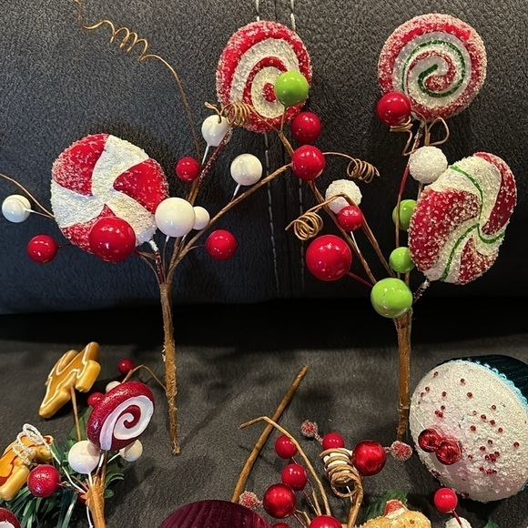 Bundle/15 VINTAGE CHRISTMAS PEPPERMINT CANDY & GINGERBREAD REINDEER THEMED PICKS - Picture 7 of 17